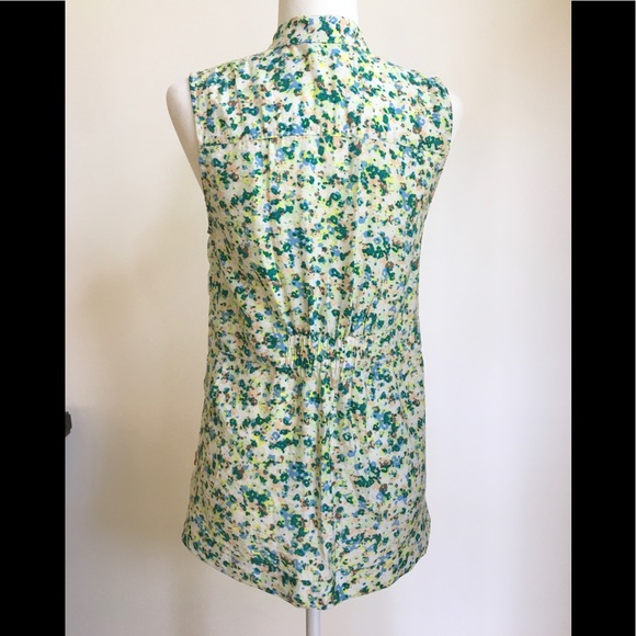 Beautiful BCBGeneration zip up hi lo blouse - Picture 3 of 8